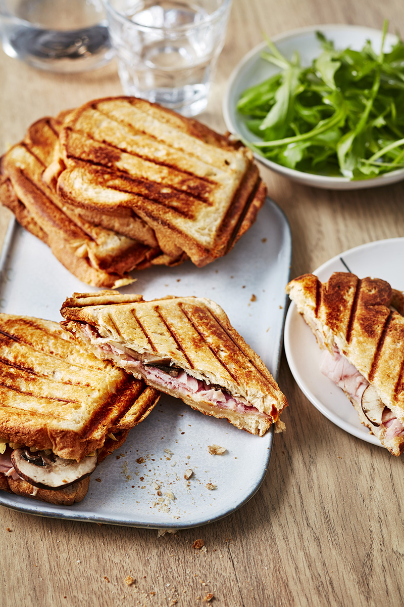 Croque-monsieur champignons, jambon, emmental 