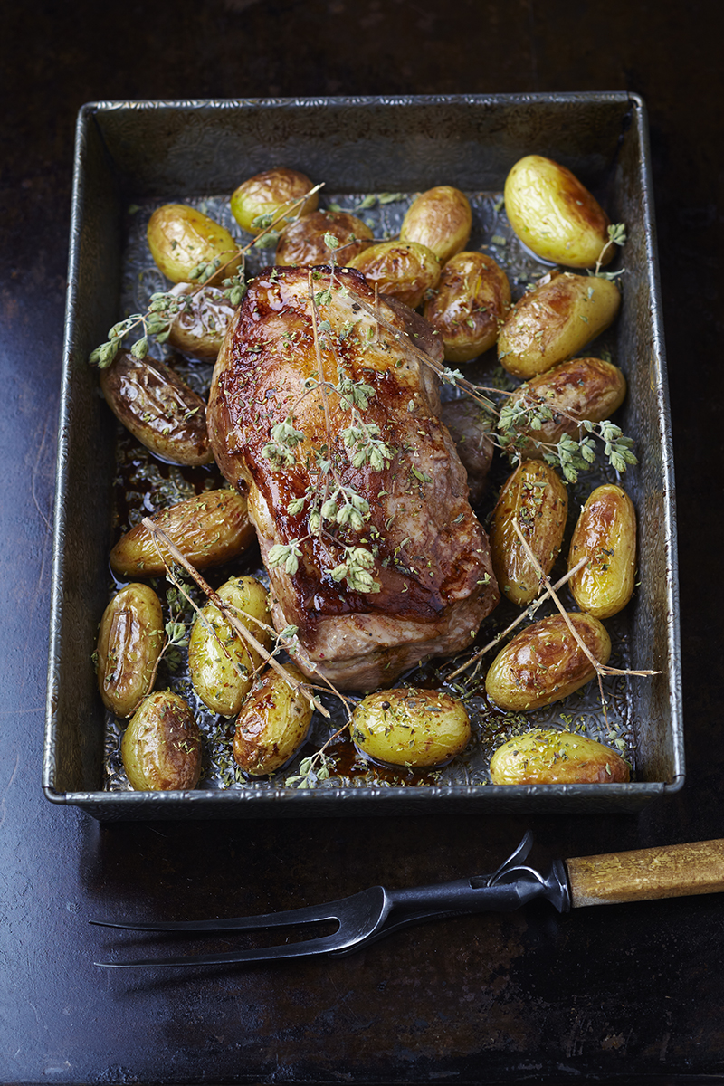 Selle d’agneau à l’origan, pommes grenailles