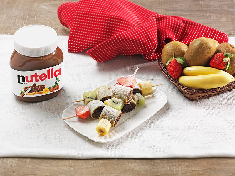 Brochettes de crêpes Nutella® aux fruits