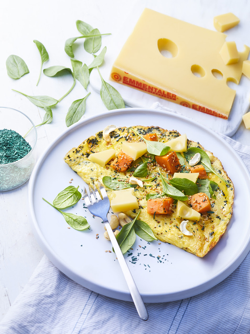Omelette spiruline pousses d’épinards dés d’Emmentaler AOP Suisse