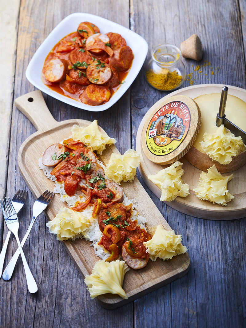 Rougail saucisse de Montbéliard épices rosettes de Tête de Moine AOP