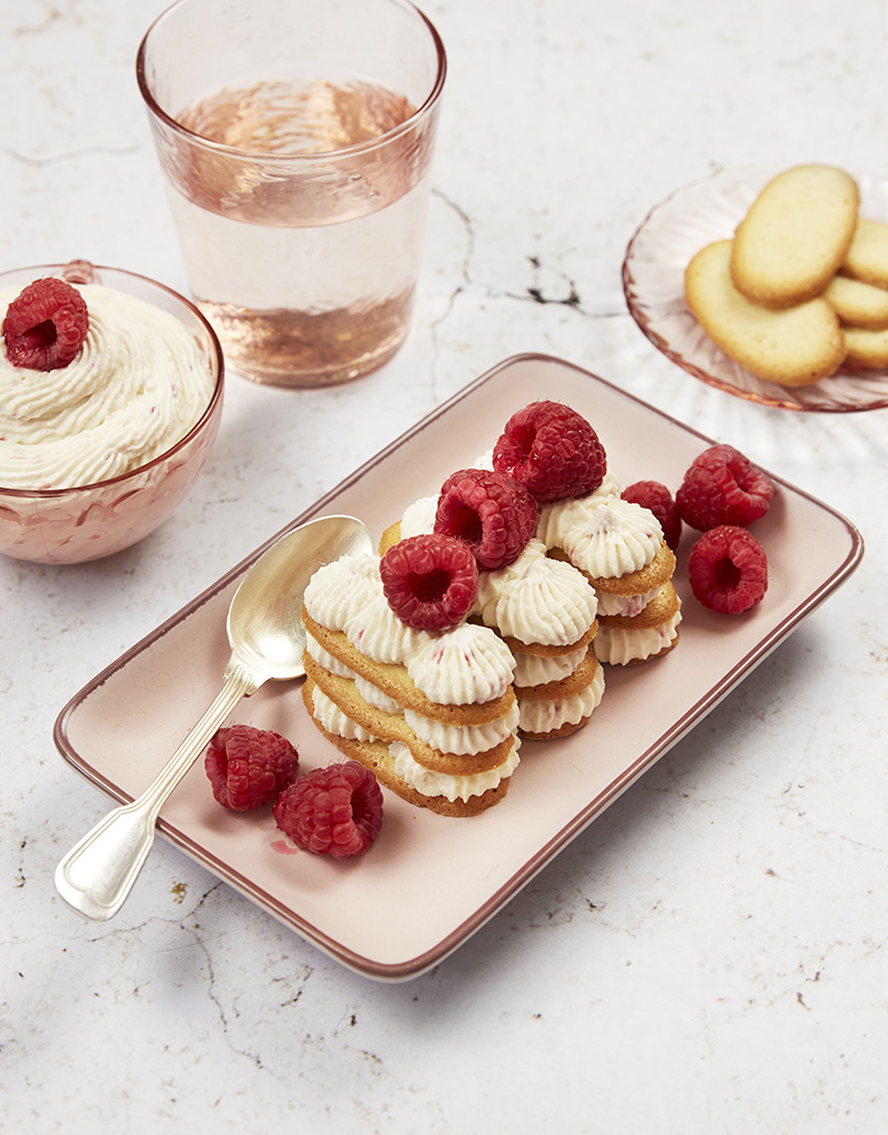 Mille-feuilles langues de chat chantilly de framboises