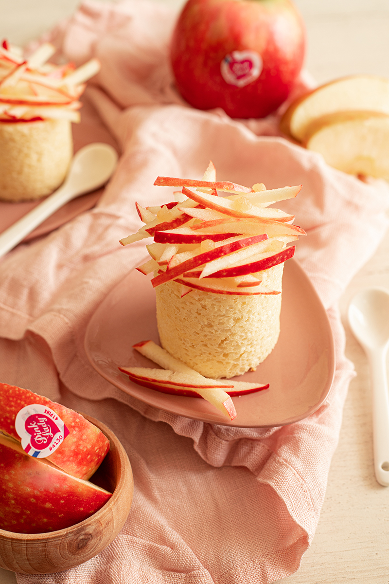 Mini charlotte pommes Pink Lady®, compote de pommes cidre chantilly vanille