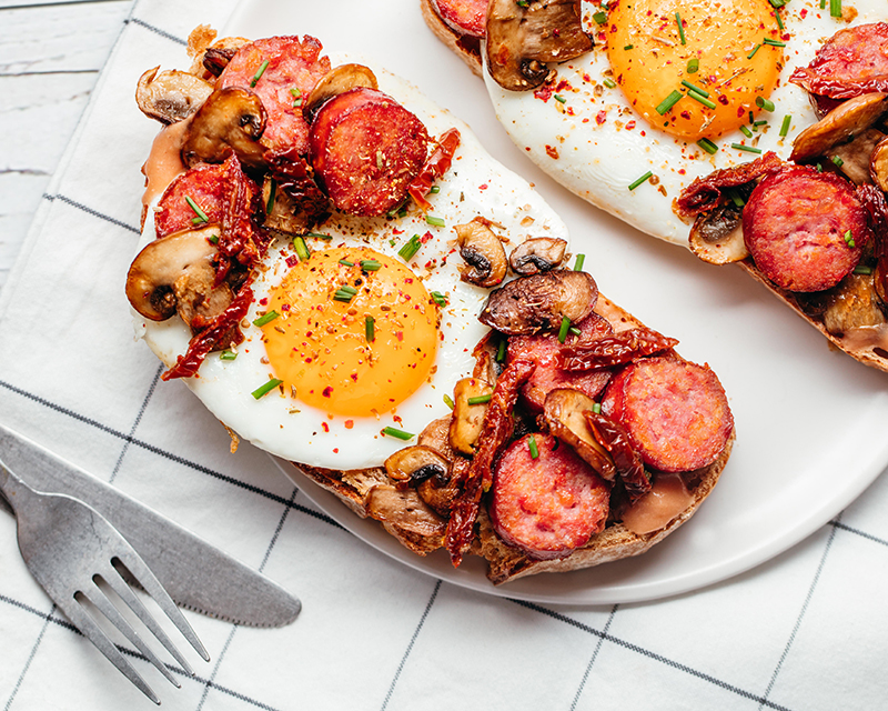 Toast English Breakfast saucisse de Montbéliard IGP