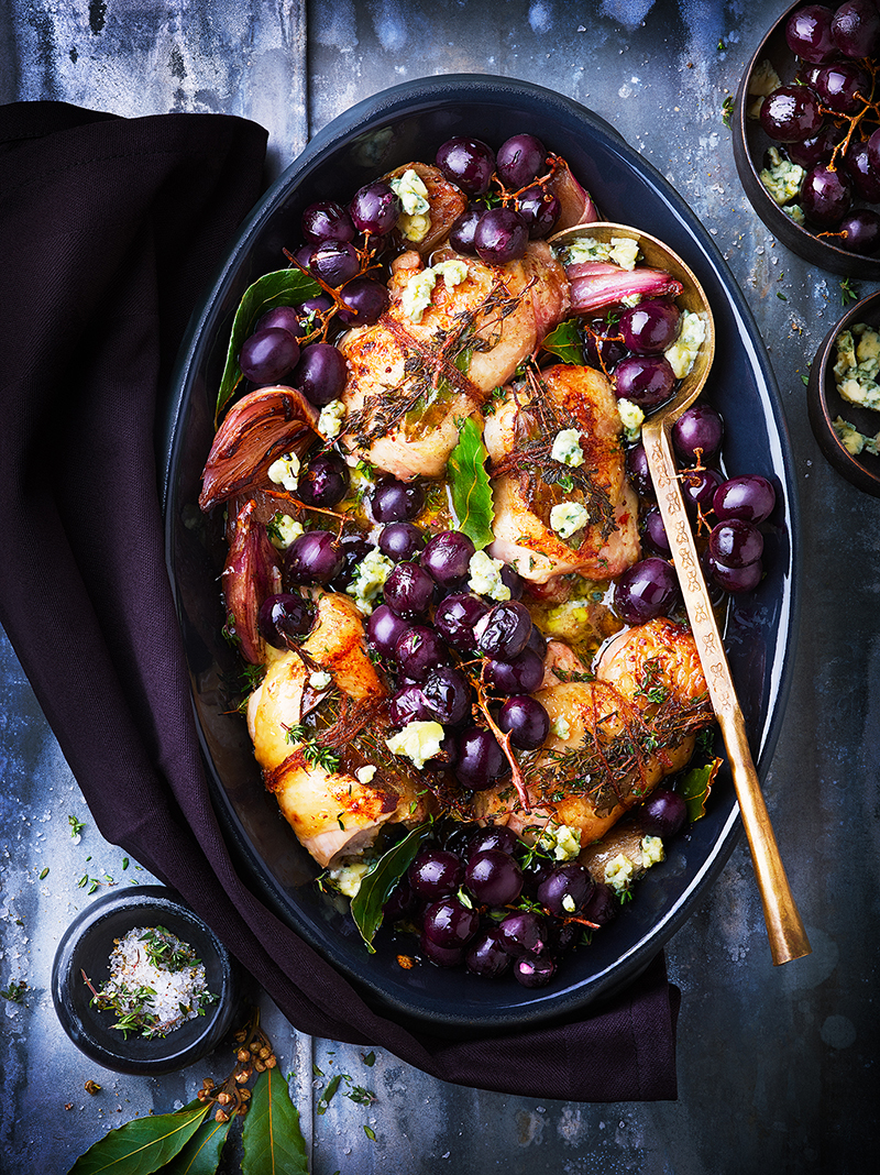 Paupiettes de poulet bleu d’Auvergne raisins rouges