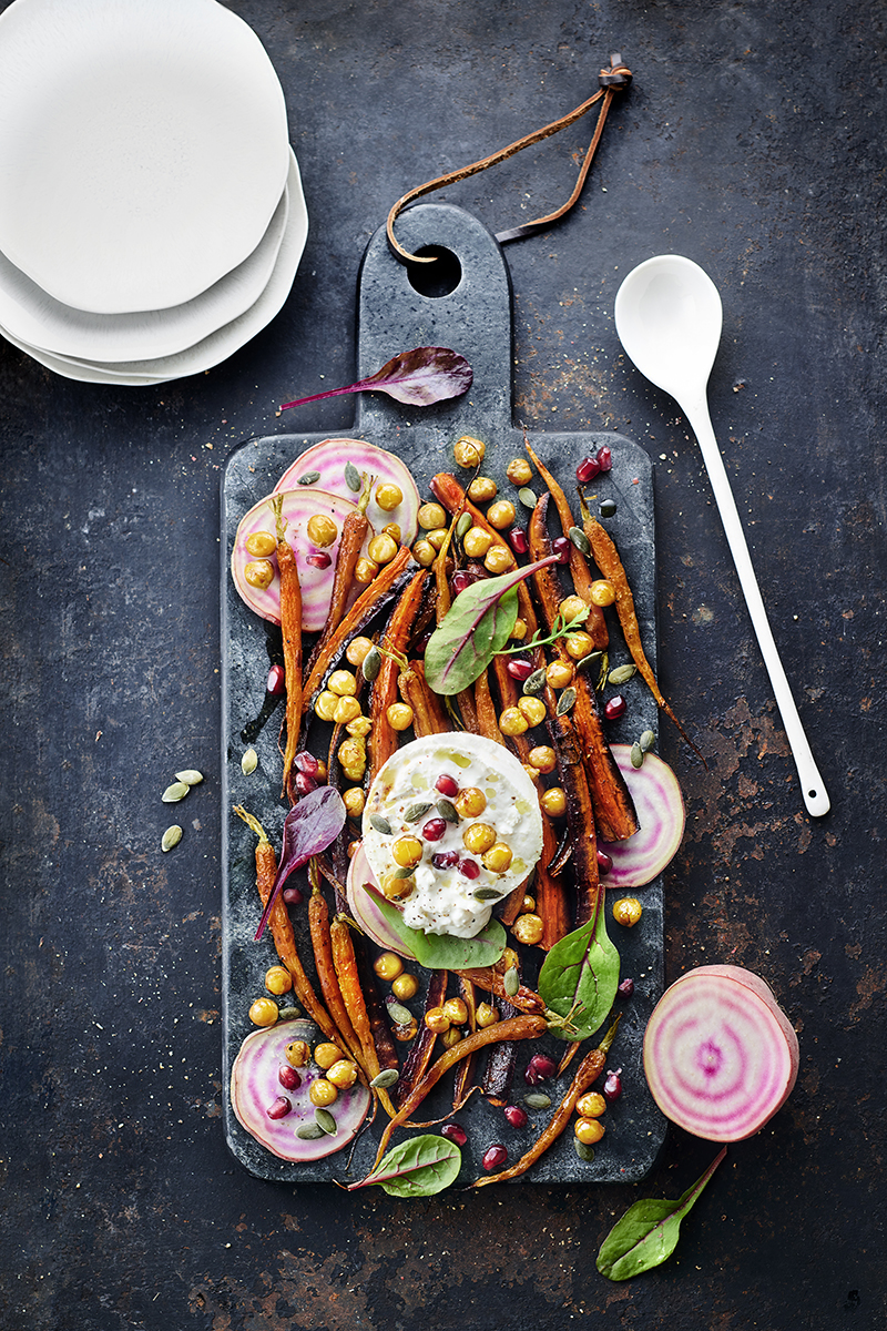 Carottes pois chiches rôtis au miel, burrata grenades