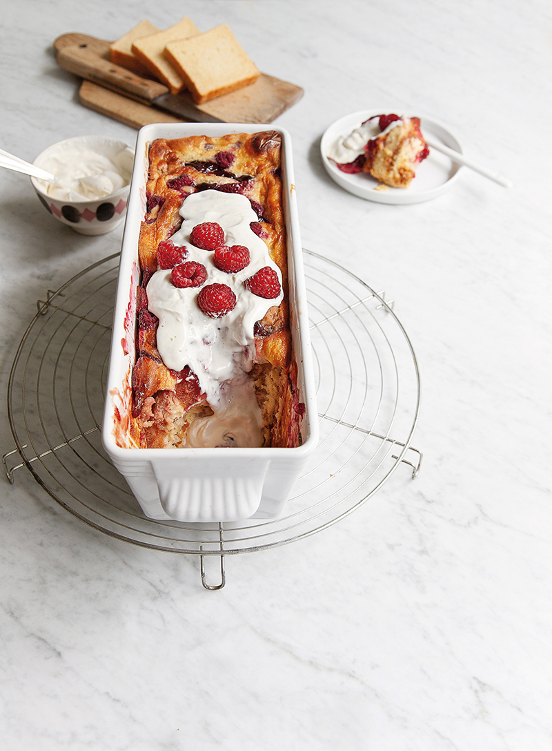 Pudding beurre de cacahuètes, framboises gelée de framboises