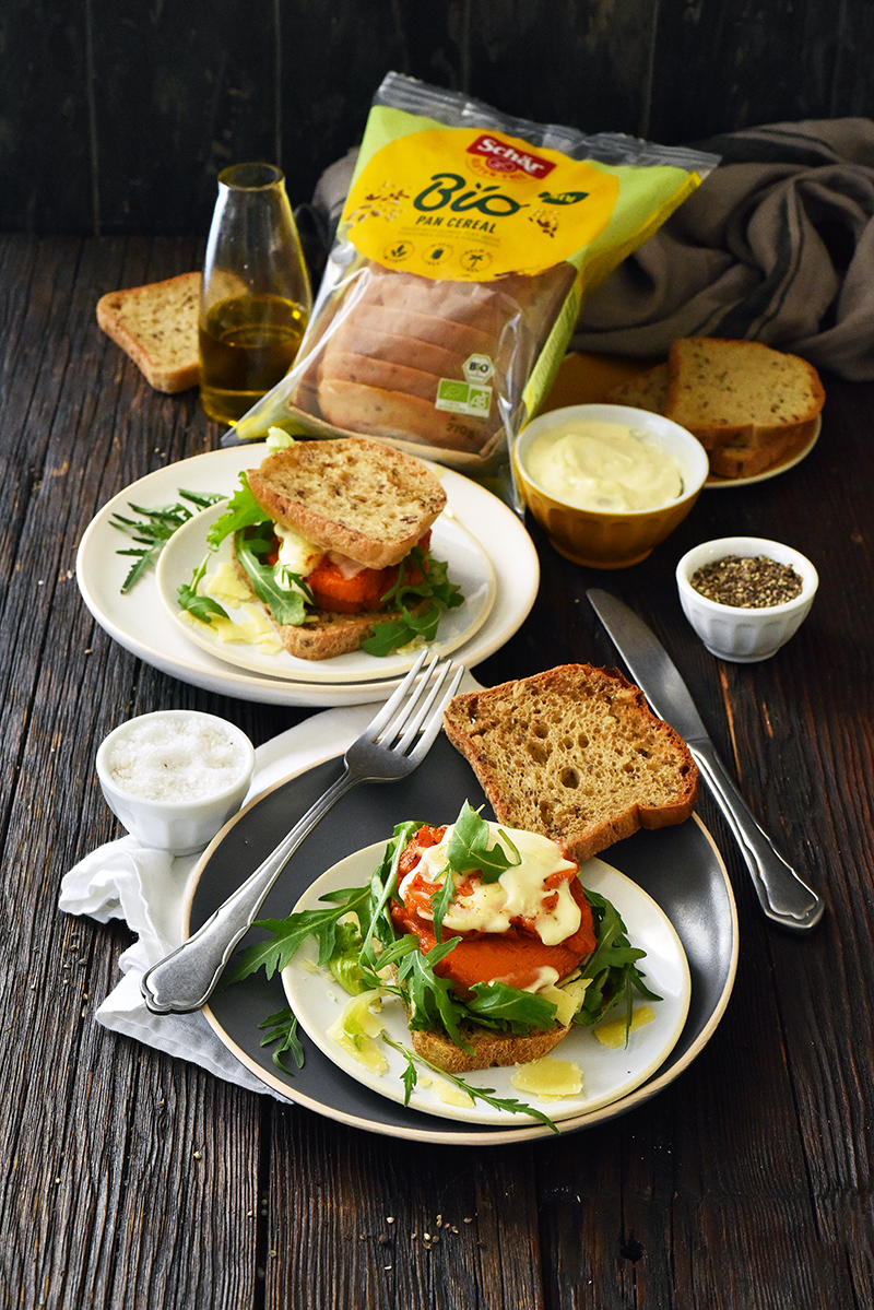 Sandwich sans gluten, patate douce, cheddar mayonnaise vegan