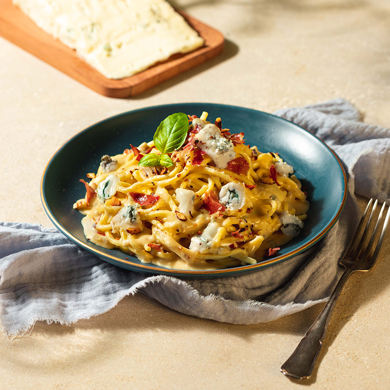 Spaghetti Carbonara sauce Gorgonzola Cremoso