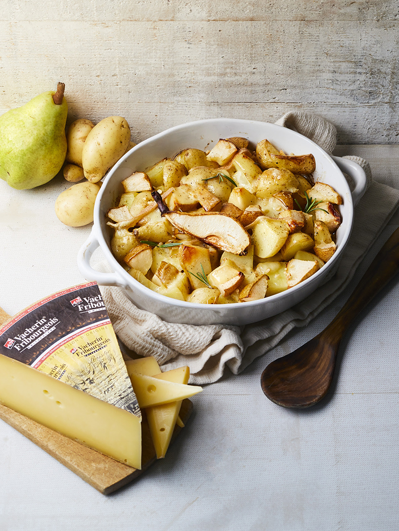 Cocotte de pommes de terre Amandine à la poire et Vacherin Fribourgeois AOP