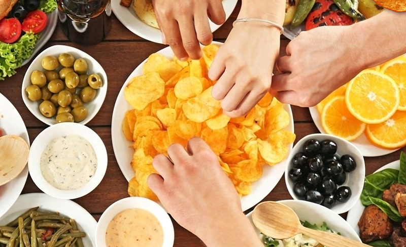 Ambiance apéro chips Vico
