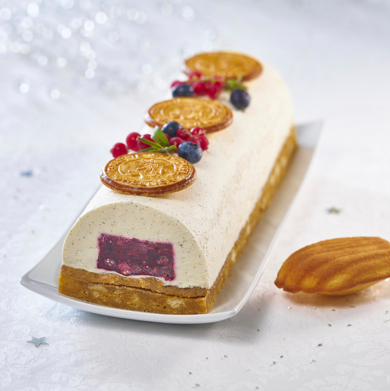 Bûche vanille-fruits rouges biscuit madeleines St Michel croustillant galettes St Michel