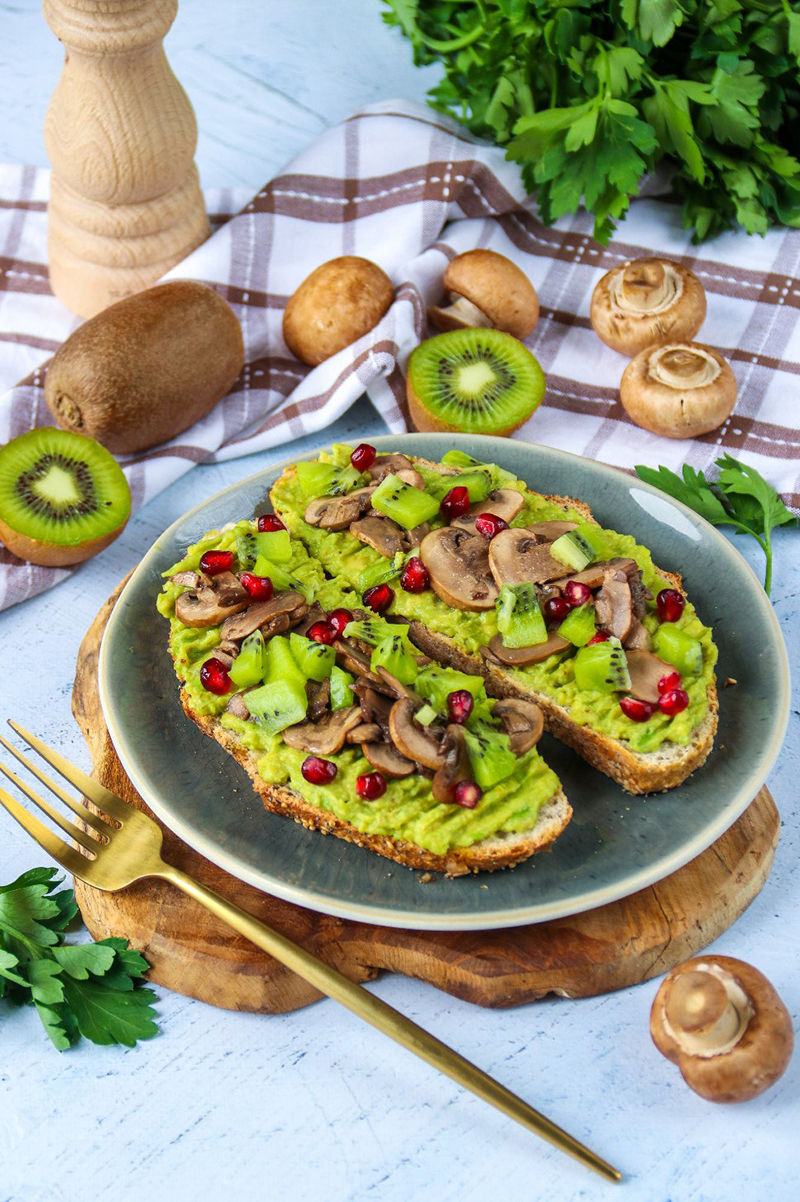Avocado toast au kiwi de France