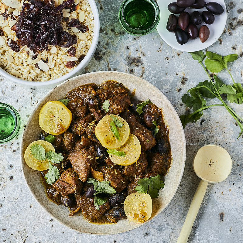 Tajine d’épaule d’agneau citron confit et olives violettes