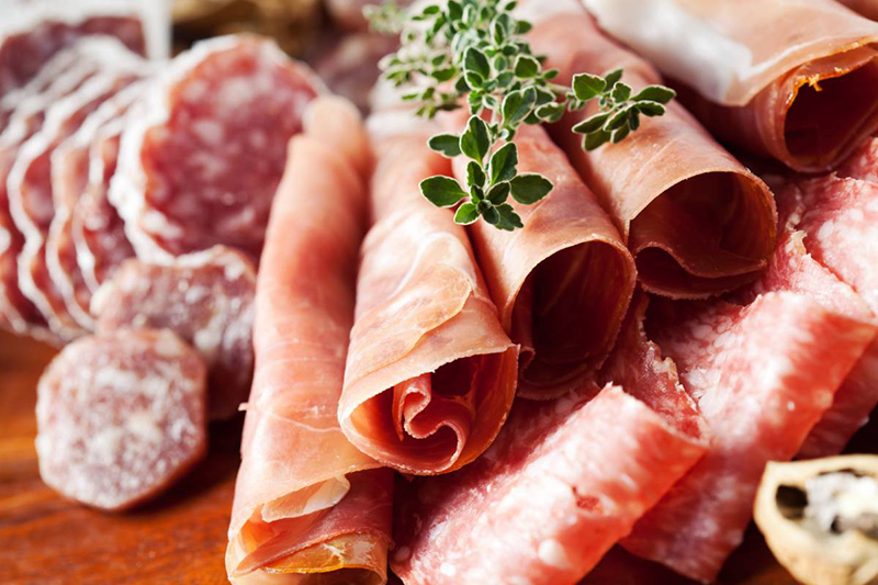 Pourquoi la charcuterie lyonnaise est-elle réputée ?