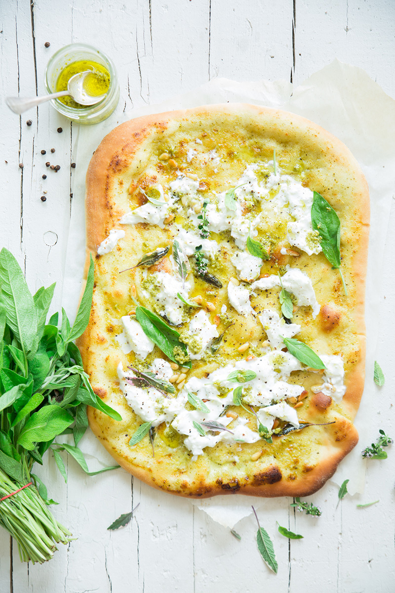 Pizza blanche sauge stracciatella