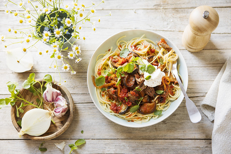 Ragoût d’aubergines bœuf irlandais, tomates, spaghetti ricotta
