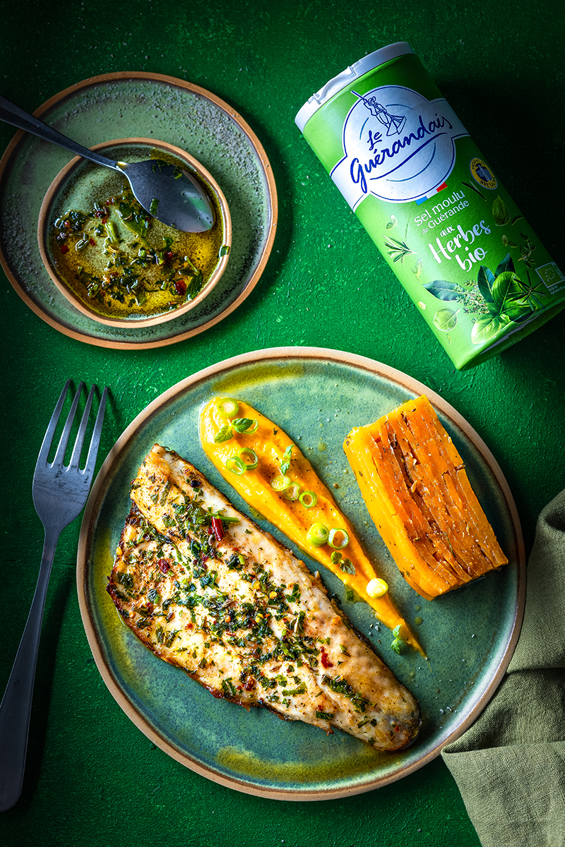 Filet de bar mariné sel moulu de Guérande herbes Bio le Guérandais, mille-feuille butternut mousseline de courge