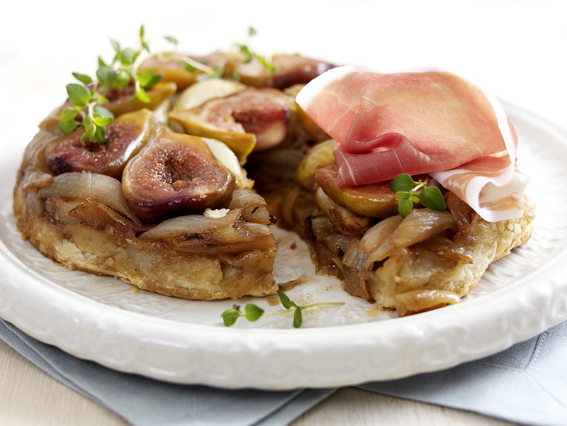 Tarte Tatin oignons caramélisés, figues Jambon de Parme