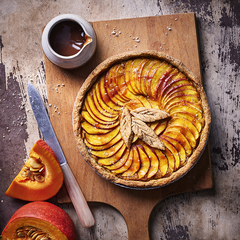 Tarte potimarron pommes caramel, pâte sablée noisette