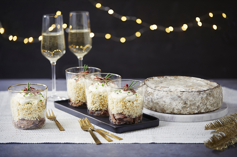 Verrine confit de canard, perles Alpina, Tomme de montagne truffe d’été