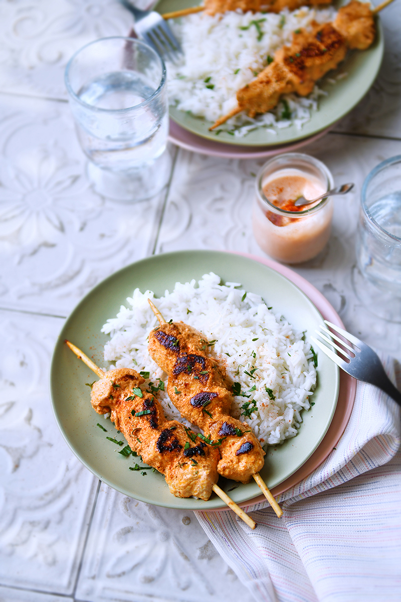 Brochettes de dinde marinées au yaourt 