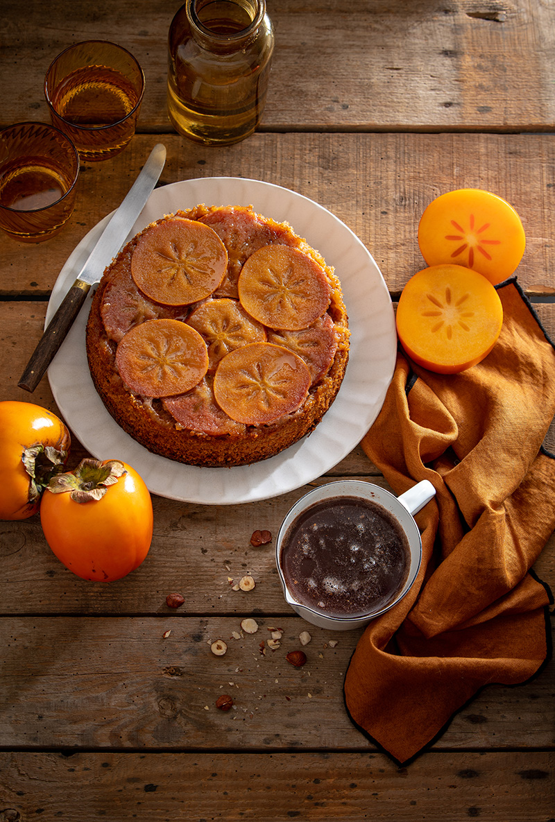 Gâteau Upside-Down kakis, miel et sirop quatre-épices