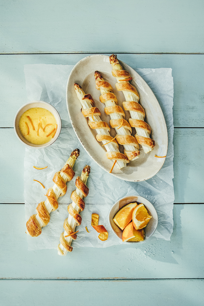 Feuilletés asperges blanches, sauce beurrée orange