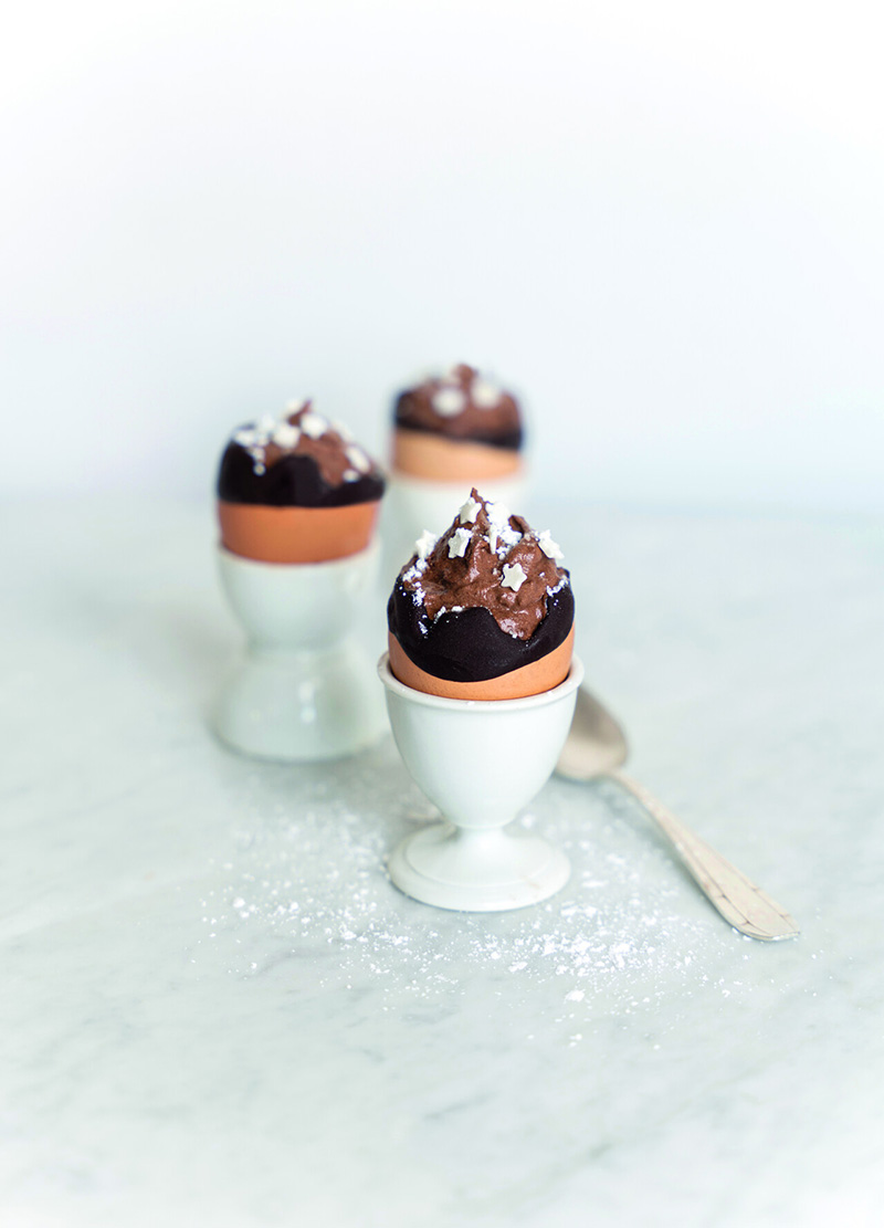 Œufs garnis mousse chocolat-marron
