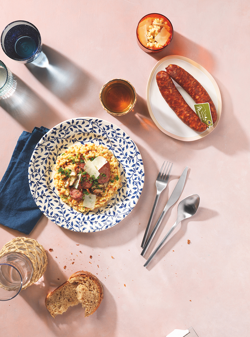 Saucisse de Montbéliard IGP, risotto Fregola Sarda poêlée de Shitakés-persillés
