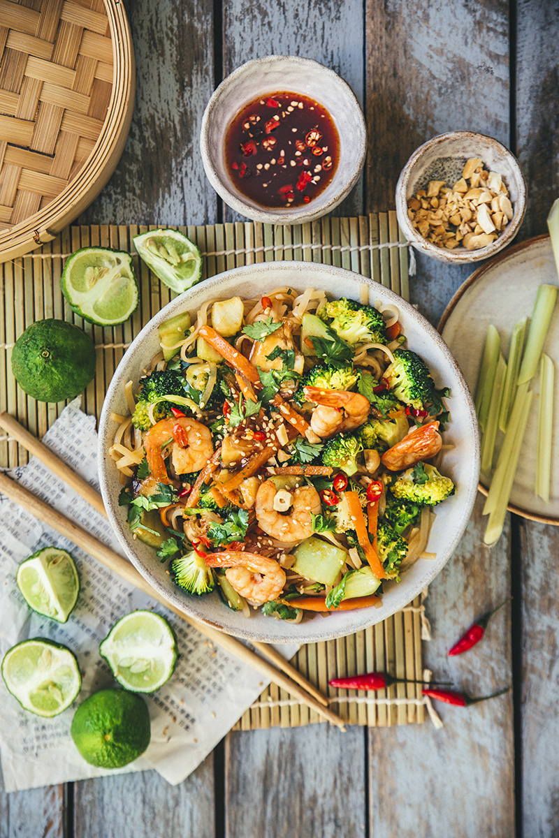 Wok asiatique crevettes nouilles sautées