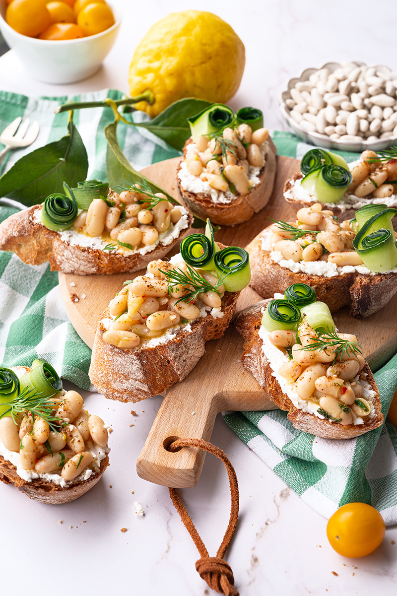 Crostini estival haricots blancs concombre
