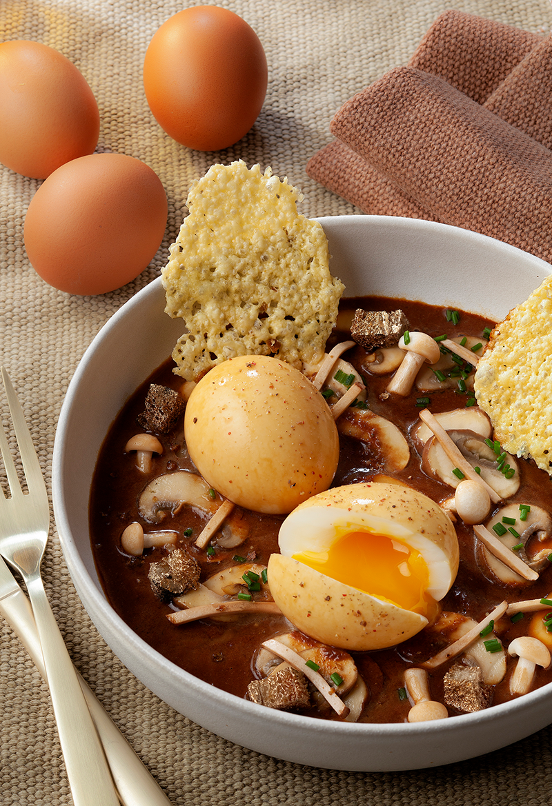 Œufs mollets champignons, sauce Porto tuiles de brebis