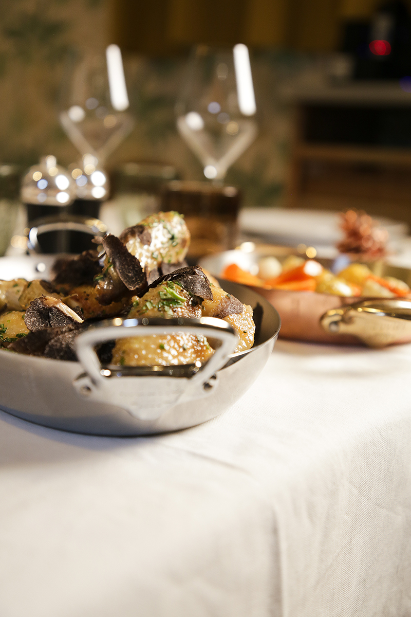 Fricassée poulet de Bresse, truffe noire légumes d’hiver