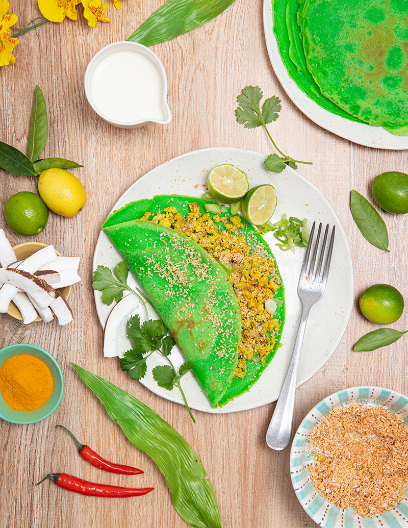 Crêpes pandan Thaïlande, coco grillée poulet haché curry
