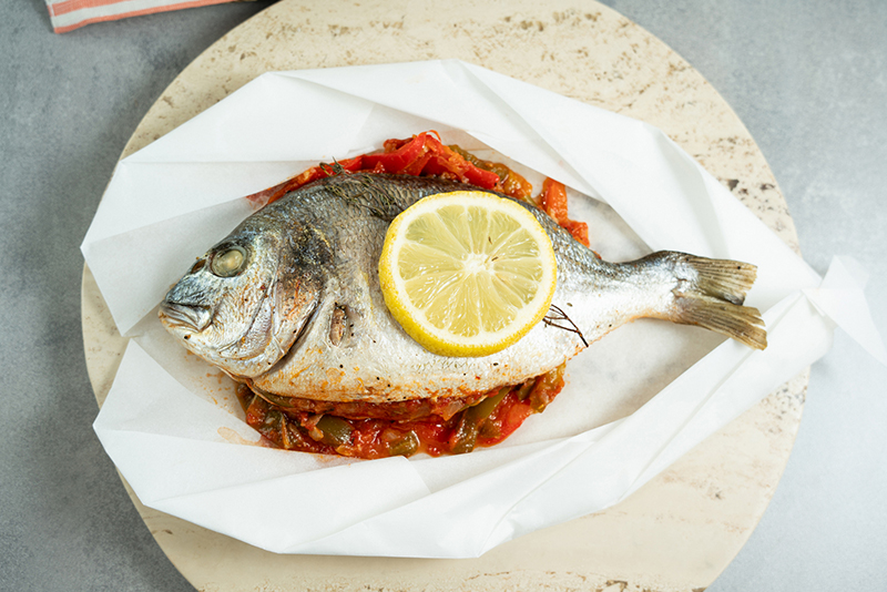 Papillotes de daurade basquaise