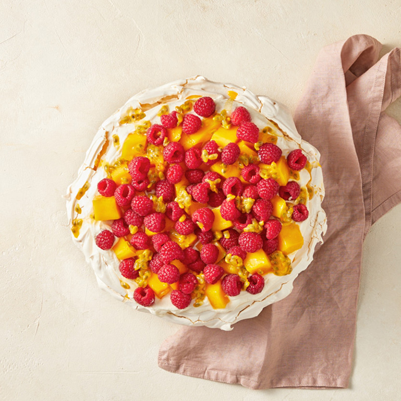 Pavlova framboise, passion mangue