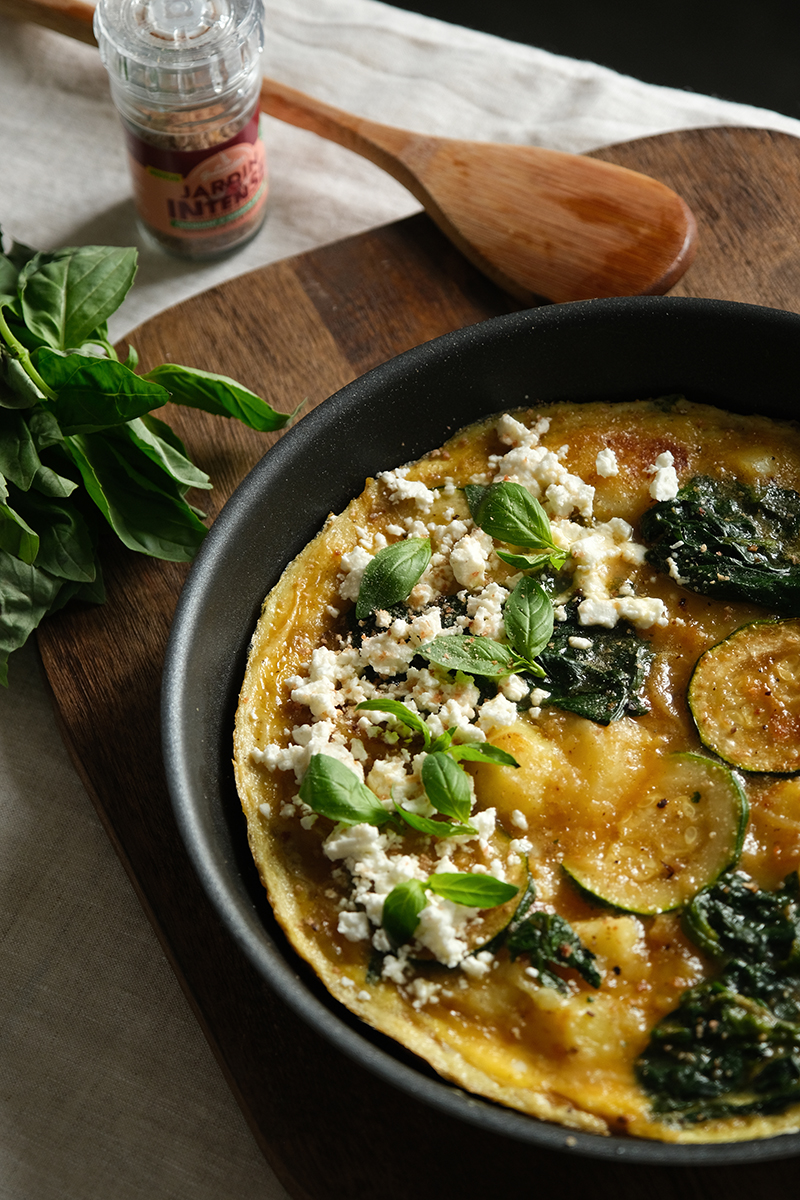 Tortilla courgettes, épinards oignon rouge
