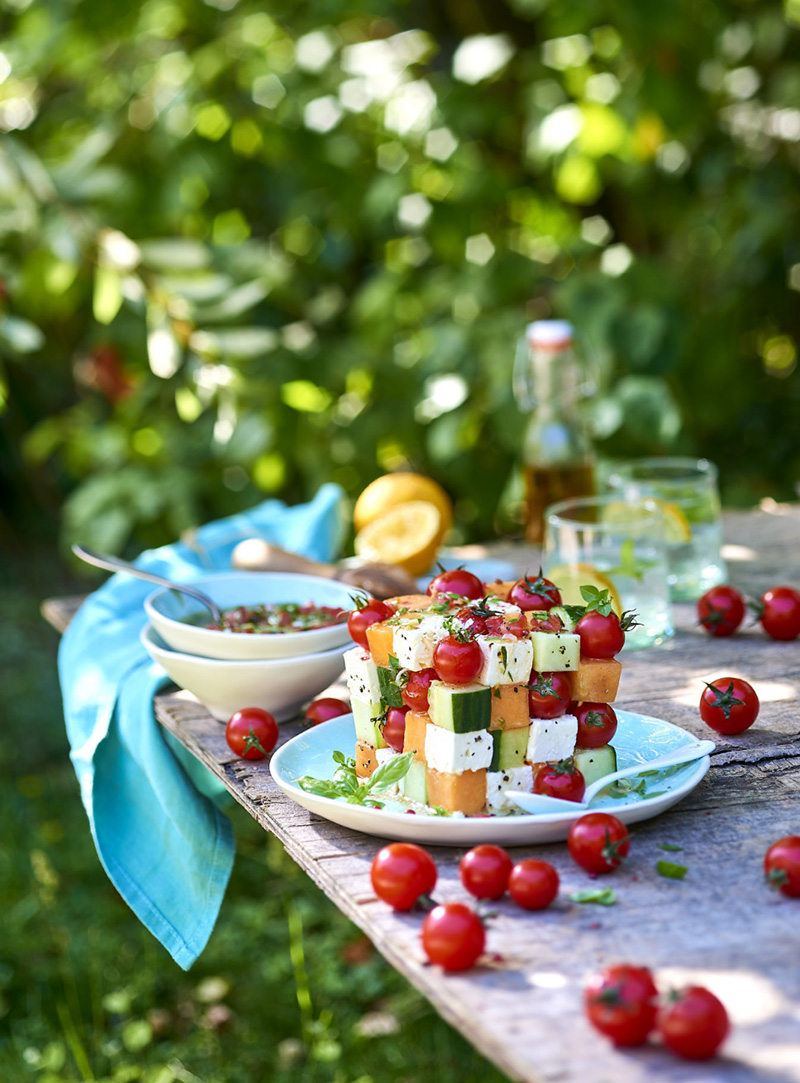 Rubiks cube tomates cerises, feta, melon de nos régions concombre