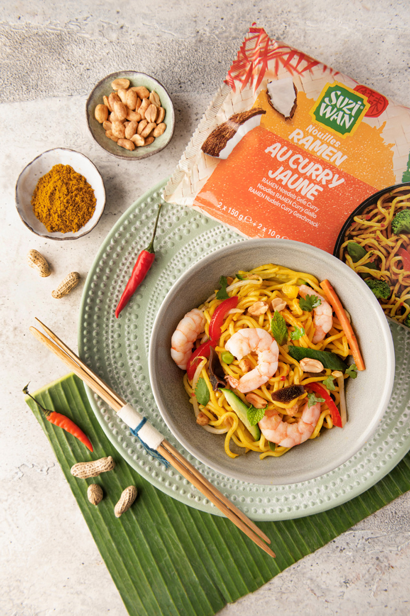 Salade de nouilles crevettes curry jaune