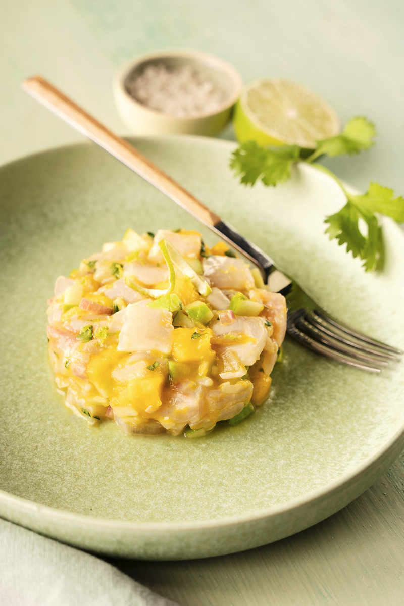 Tartare de bar mangue, pomme Granny Smith, coriandre, sauce citron vert