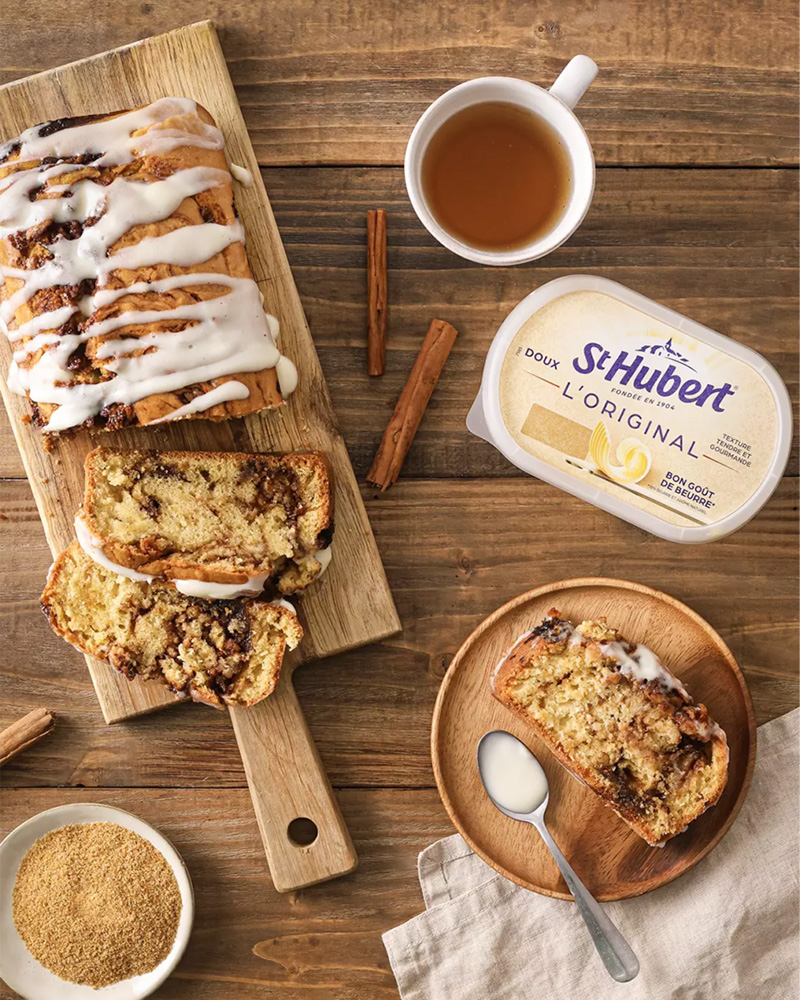 Cinnamon roll cake St Hubert