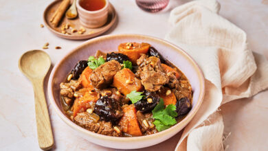 Tajine d’agneau pruneaux, patates douces miel