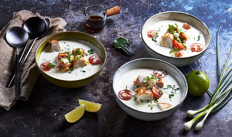 Tom kha kai lapin