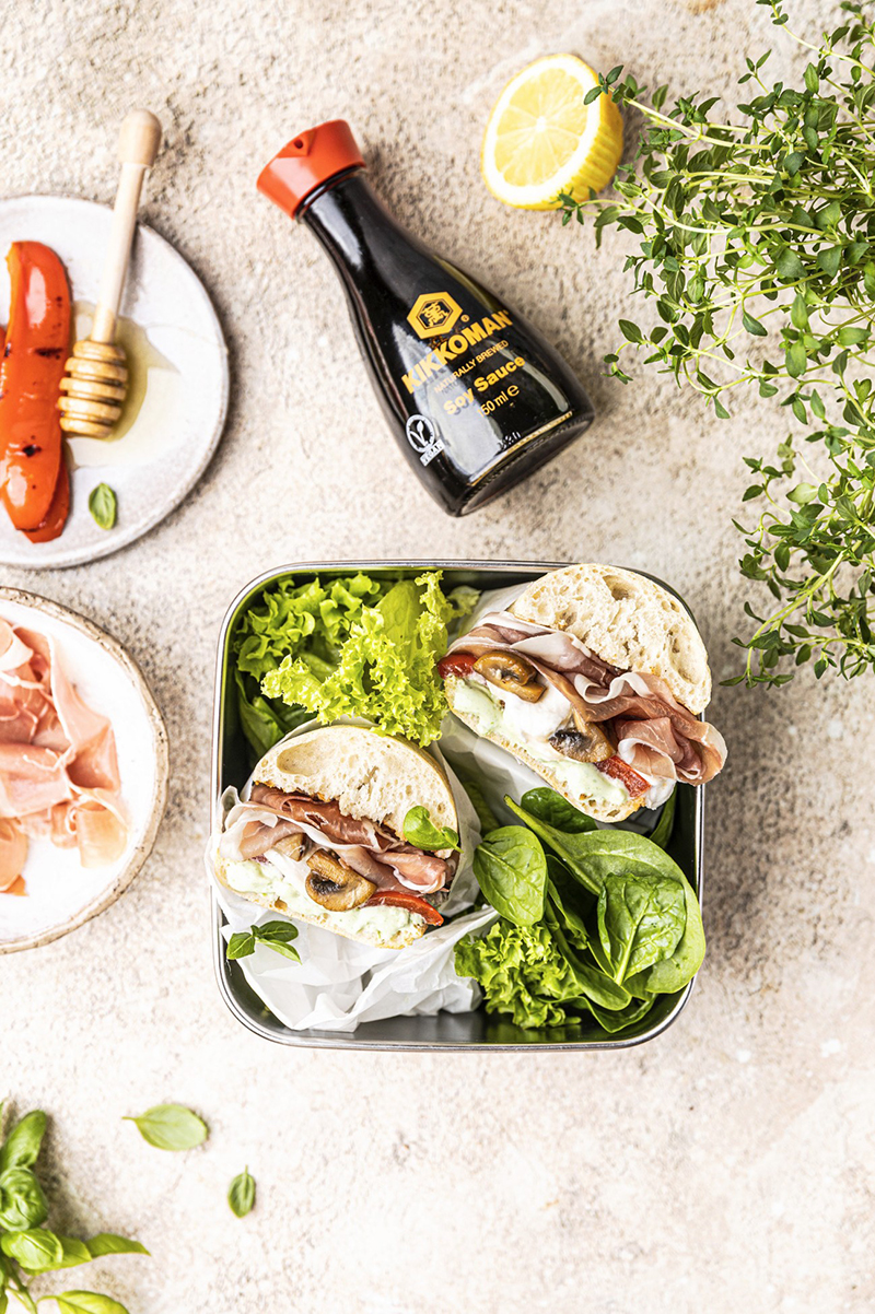 Ciabatta poivrons grillés, burrata, prosciutto crudo champignons caramélisés