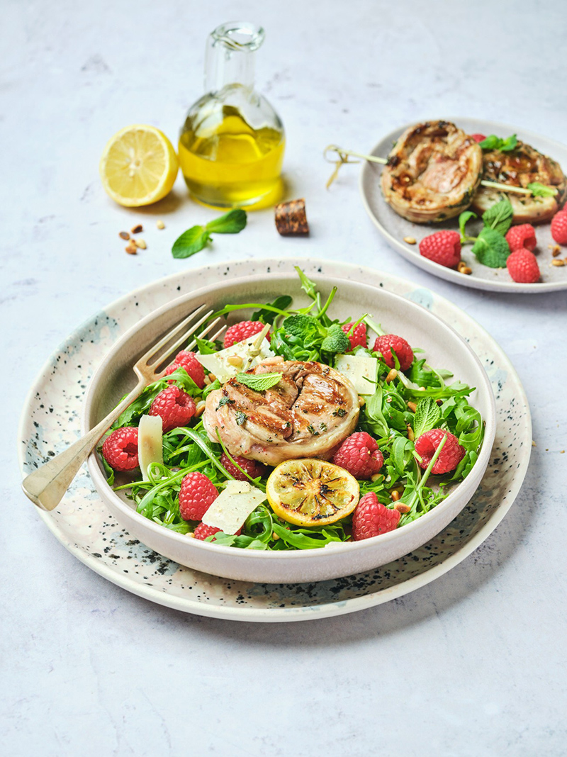 Tranches d’agneau citron, roquette framboises