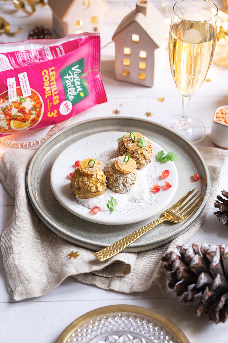 Bouchées festives, boules de Noël lentilles corail, curry chantilly coco