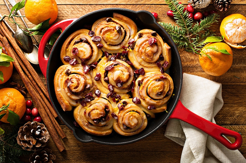 Cinnamon rolls cannelle, à l'orange canneberges