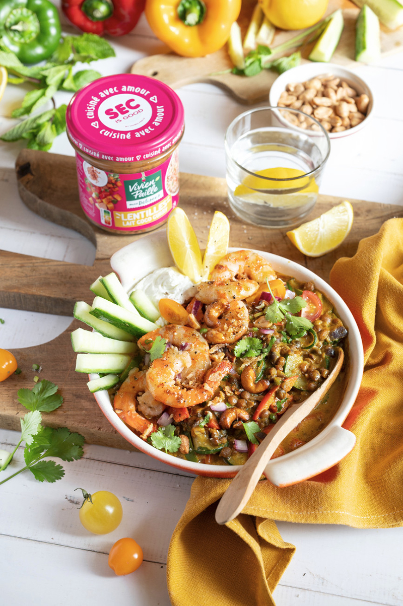Bowl (express) lentilles curry coco, poivrons crevettes grillées